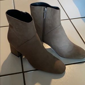 Zara Brown—Tan Suede Ankle booties size 9 EUC